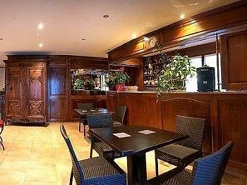 Logis Hotel & Restaurant L'Etape Bouc Bel Air - Gardanne 3*, Bouc-Bel-Air